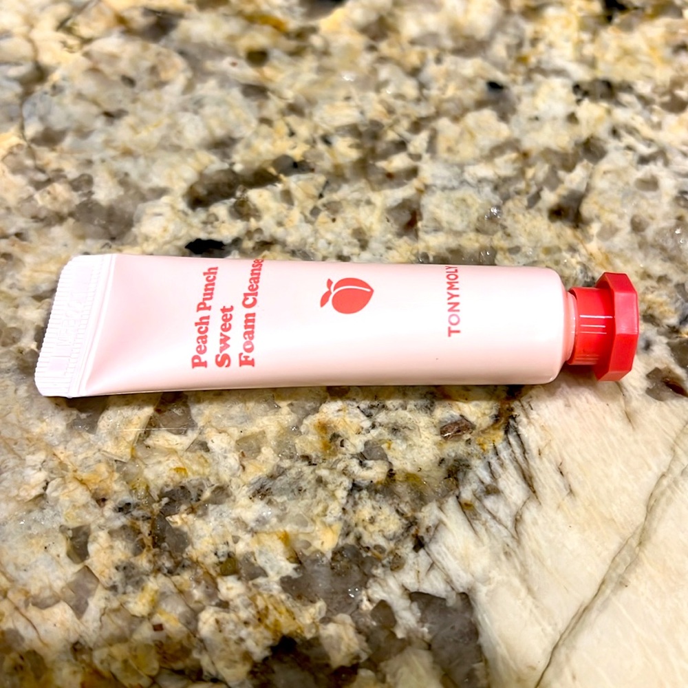 Tony Moly Peach Punch Sweet Foam Cleanser - Picture 2 of 3